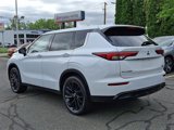 Used 2023 Mitsubishi Outlander SE image 4