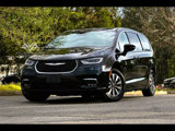 Used 2024 Chrysler Pacifica Limited image 3