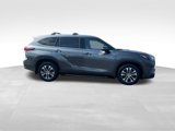 Used 2022 Toyota Highlander XLE image 4