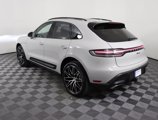 Used 2025 Porsche Macan image 3
