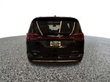 Used 2023 Chrysler Pacifica Limited image 5