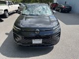 New 2025 Volkswagen Tiguan SE R-Line image 2