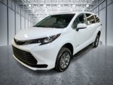 Used 2025 Toyota Sienna LE image 4