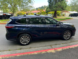 Used 2021 Toyota Highlander Platinum image 4