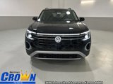 New 2026 Volkswagen Atlas Peak Edition image 2