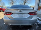 Used 2022 Toyota Camry SE image 3