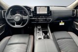 New 2025 Nissan Pathfinder Platinum image 5