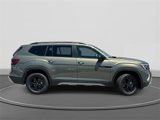 New 2025 Volkswagen Atlas Peak Edition SE image 3