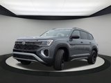 New 2025 Volkswagen Atlas Peak Edition SE image 3