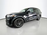 Used 2025 Ford Explorer ST image 3