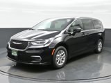 New 2025 Chrysler Pacifica Select image 2