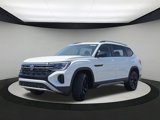 New 2025 Volkswagen Atlas Peak Edition SE image 3