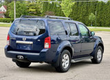Used 2010 Nissan Pathfinder SE image 5