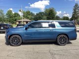 Used 2025 Chevrolet Suburban High Country image 3