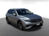 Used 2024 Volkswagen Tiguan SE image 3