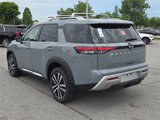 New 2025 Nissan Pathfinder Platinum image 3