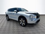 New 2025 Mitsubishi Outlander SE image 3