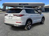 New 2025 Mitsubishi Outlander SE image 3