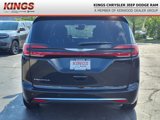 New 2025 Chrysler Pacifica Select image 5