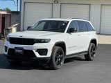 Used 2024 Jeep Grand Cherokee Altitude image 3