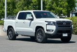 New 2025 Nissan Frontier SV w/ SV Convenience Package image 2