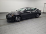 Used 2023 Nissan Altima 2.5 SV image 2