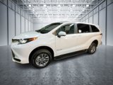 Used 2025 Toyota Sienna LE image 5