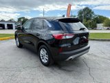 Used 2021 Ford Escape SE image 3