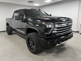 Used 2024 Chevrolet Silverado 3500 High Country w/ High Country Premium Package image 2