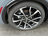 New 2025 Toyota Prius Plug-In Hybrid image 5