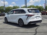 New 2025 Toyota Sienna Platinum image 4