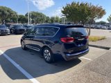Used 2017 Chrysler Pacifica Platinum image 5