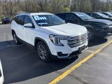 Used 2024 GMC Terrain SLT image 3