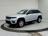 Used 2022 Jeep Grand Cherokee Limited image 3