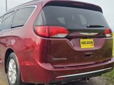 Used 2017 Chrysler Pacifica Touring-L image 3