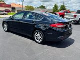 Used 2017 Ford Fusion SE w/ Fusion SE Technology Package image 3