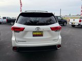 Used 2017 Toyota Highlander Limited image 6