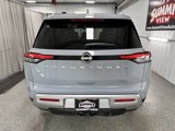 Used 2022 Nissan Pathfinder Platinum image 5
