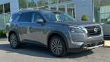 Used 2025 Nissan Pathfinder SL image 2