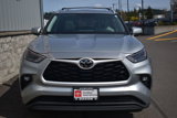 Used 2023 Toyota Highlander XLE image 2