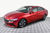 Used 2025 Hyundai Elantra Limited image 4