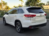 Used 2018 Toyota Highlander LE image 4