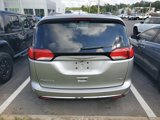 Used 2017 Chrysler Pacifica Limited image 5