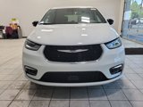 New 2026 Chrysler Pacifica Select image 2