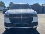 Used 2025 Lincoln Navigator Reserve image 2
