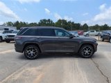 New 2024 Jeep Grand Cherokee Summit image 2