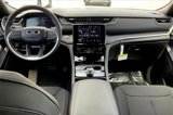 New 2025 Jeep Grand Cherokee Laredo image 4