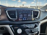 Used 2017 Chrysler Pacifica Touring-L Plus w/ Advanced Safetytec Group image 4