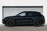 Used 2024 Porsche Cayenne image 2