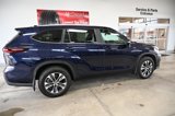 Used 2024 Toyota Highlander XLE image 5